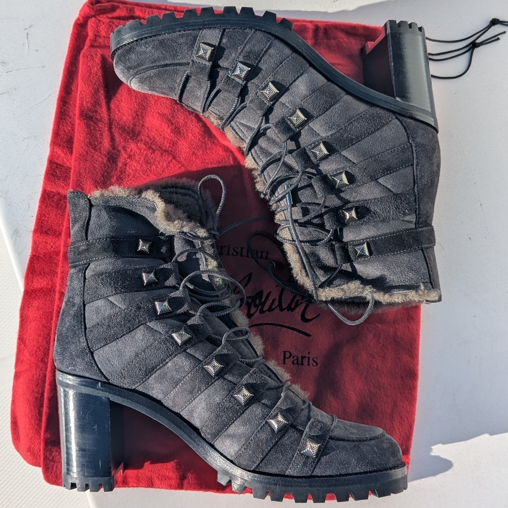 Christian Louboutin | Chaletta Gray Shearling Studded Ankle Boots Fur Lined 39/9 - Picture 12 of 15